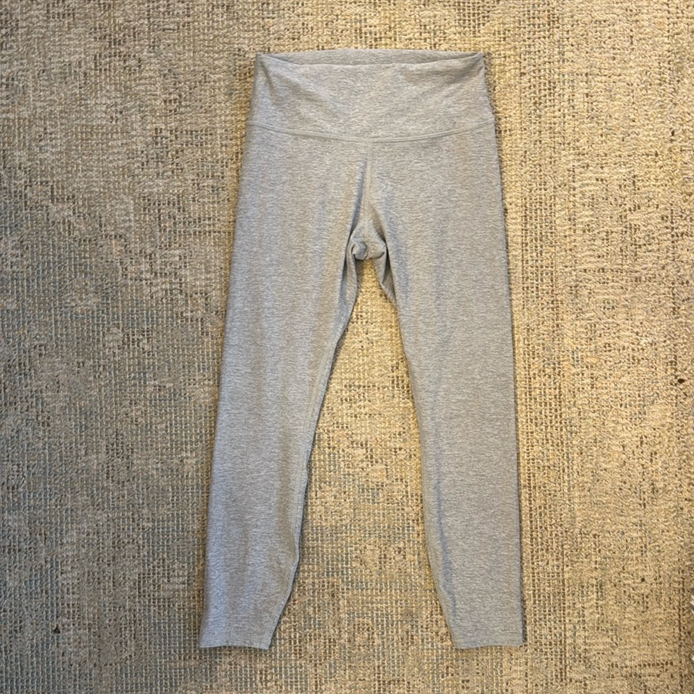 Alo women’s high waist airbrush sz small light grey
